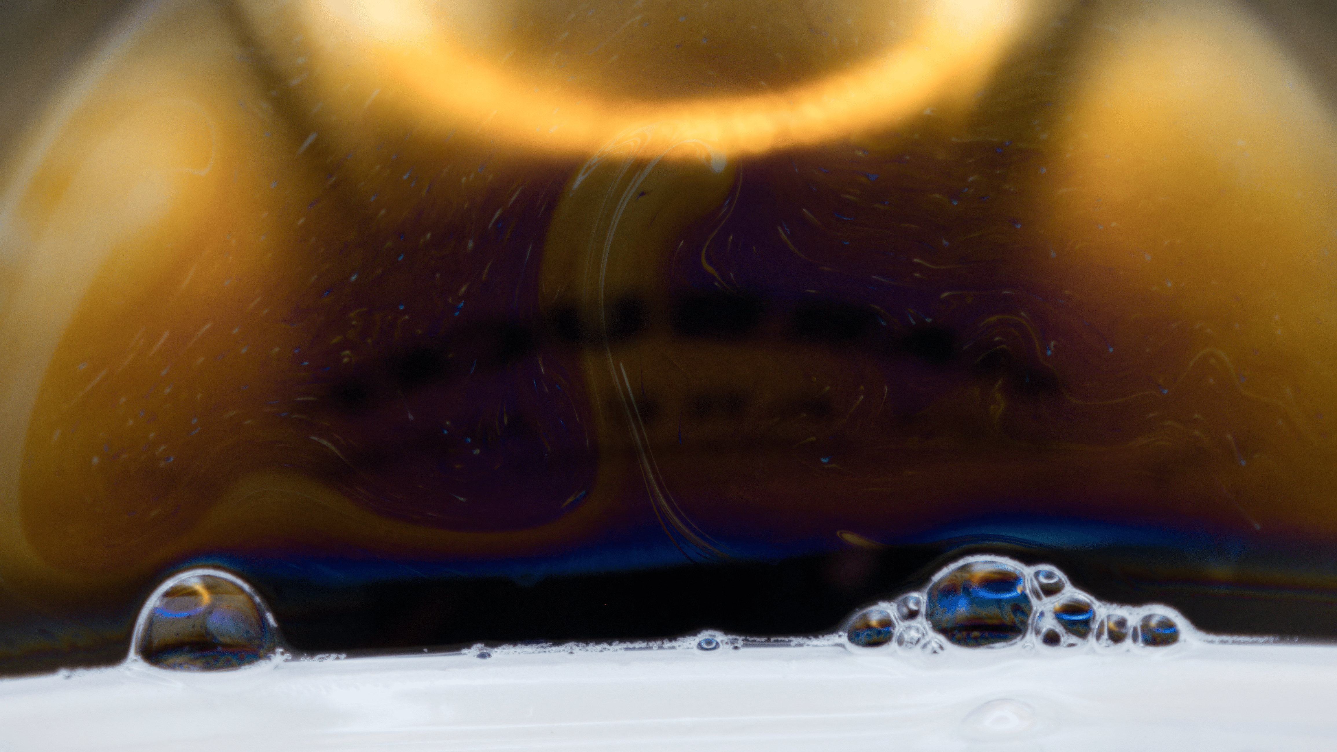 Macro Bubble "Gold backkdrop"